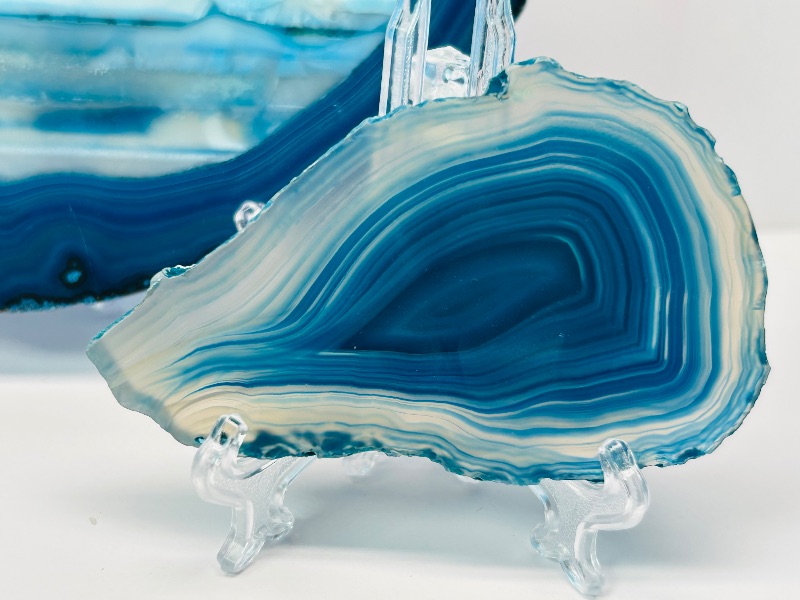 Photo 1 of 152225…agate slices on display stands 6” and 3”