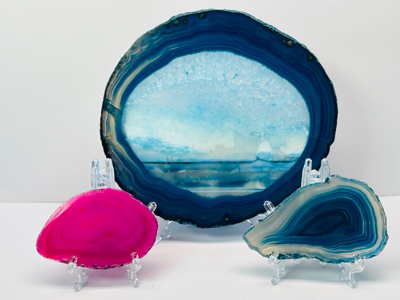 Photo 1 of 152225…agate slices on display stands 6” and 3”