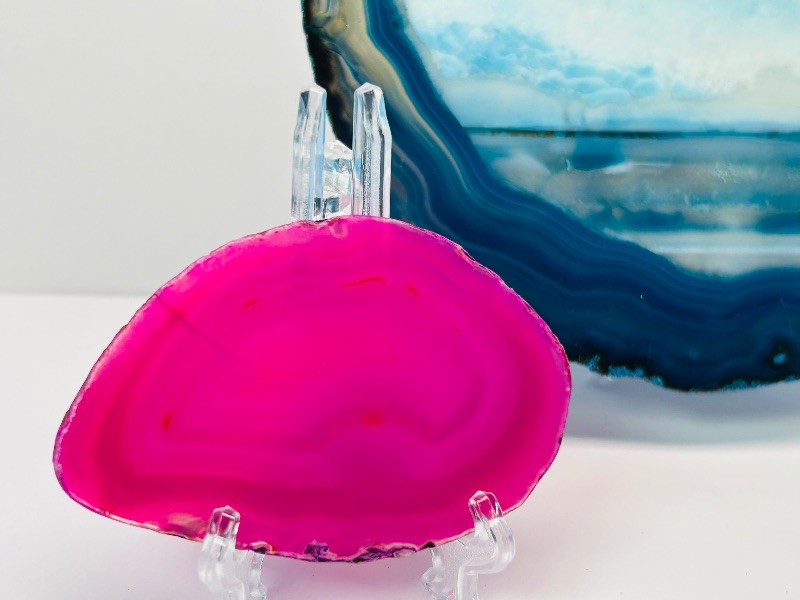 Photo 1 of 152225…agate slices on display stands 6” and 3”