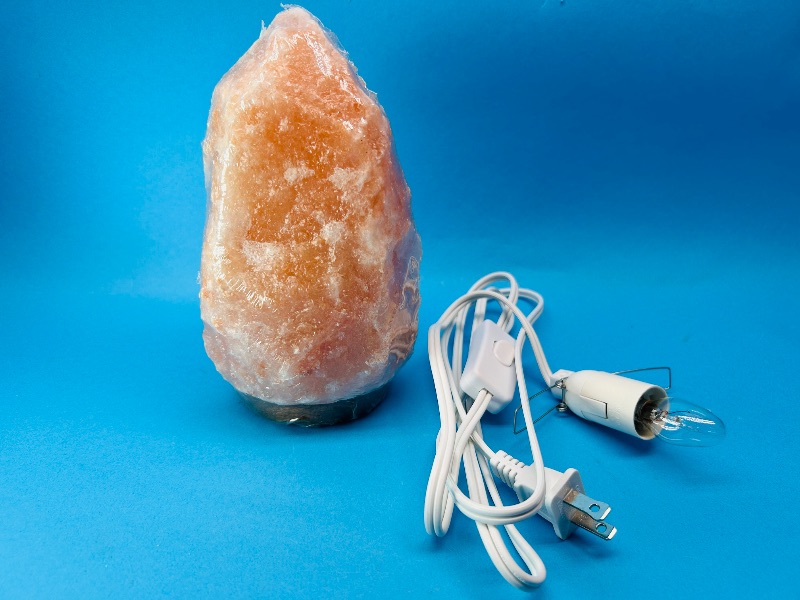 Photo 1 of 152229… Himalayan salt rock lamp with cord and bulb