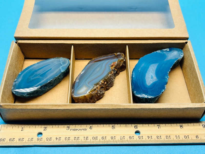 Photo 1 of 152230…3 thick agate slices in gift box