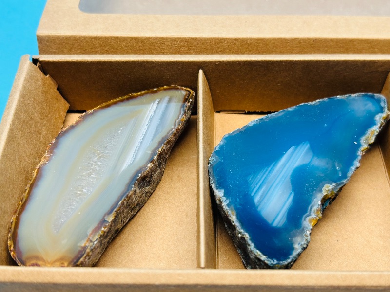 Photo 1 of 152231… 3 thick agate slices in gift box