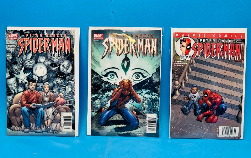 Photo 1 of 152337…3 Spider-Man comics in plastic sleeves 