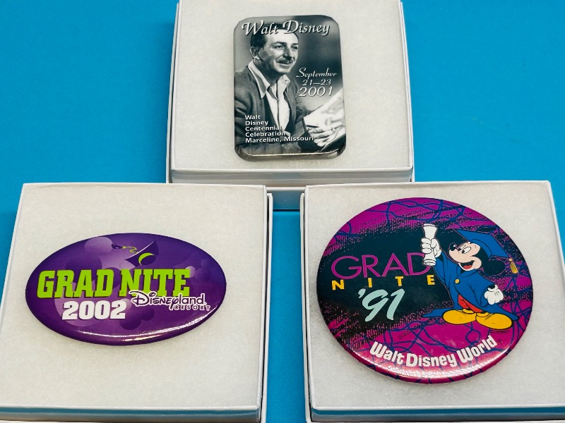 Photo 1 of 152344… 3 Disney button pins in gift boxes 