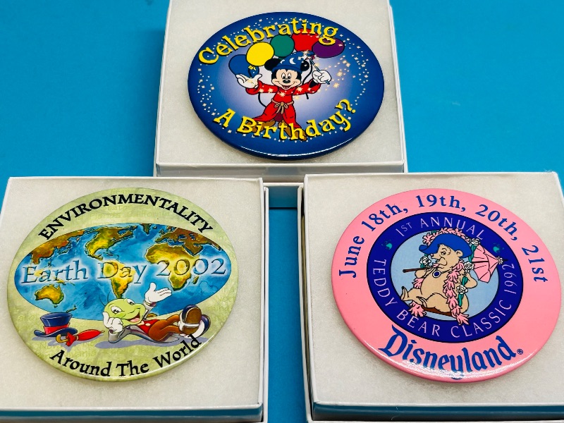 Photo 1 of 152345… 3 Disney button pins in gift boxes 