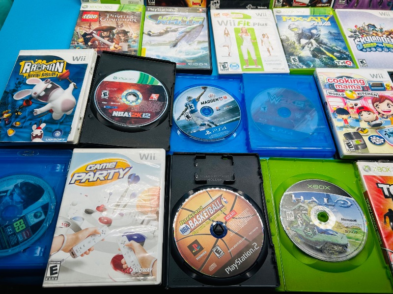 Photo 1 of 152447…final sale no returns/refunds-scratched & damaged discs & covers working condition unknown- 30 video game discs