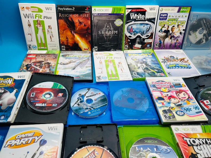 Photo 1 of 152447…final sale no returns/refunds-scratched & damaged discs & covers working condition unknown- 30 video game discs