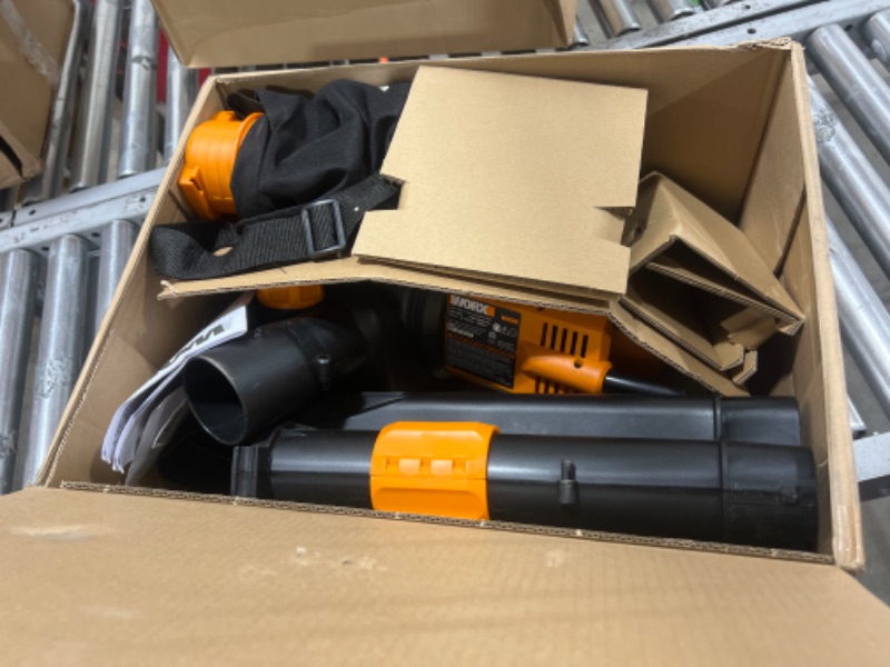 Photo 2 of Worx WG509 Corded Electric TriVac Blower/Mulcher/Vacuum & Impellar Bag and Strap