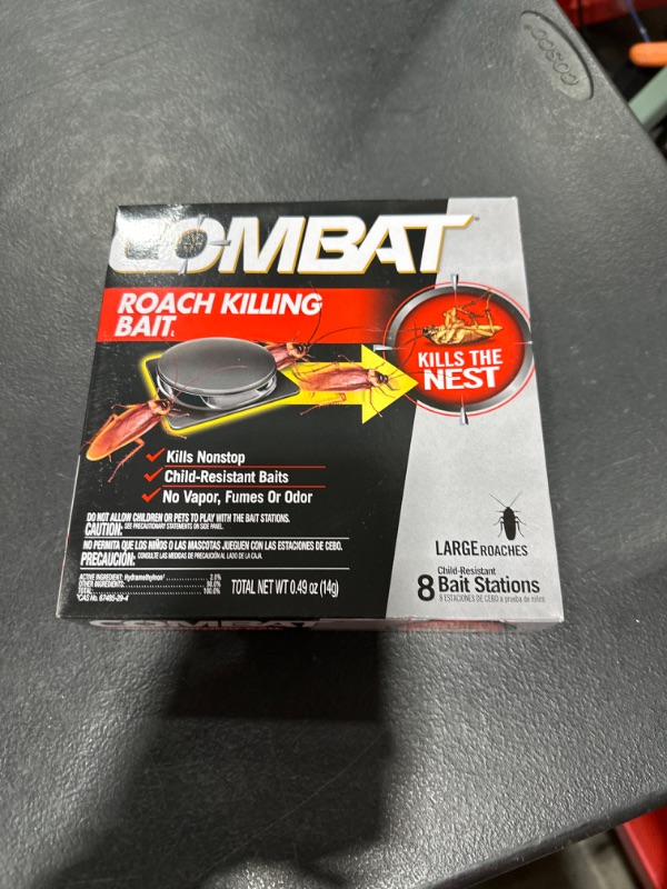 Photo 2 of Combat  Killing Bait, Roach Bait Station For Large Roaches, Kills The Nest, Child-Resistant, 8 Count