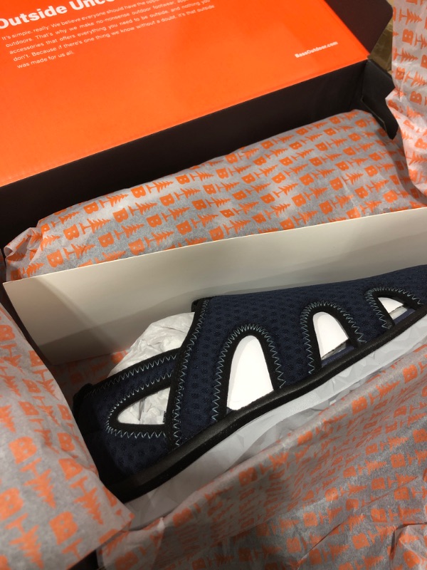Photo 1 of GH Bass Women's Hex Mesh Vent Sandals [9.5]