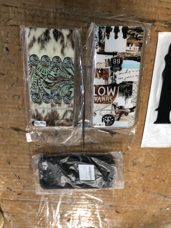 Photo 1 of *non refundable bundle*
MIscellaneous Phone Case Bundle (3 items)