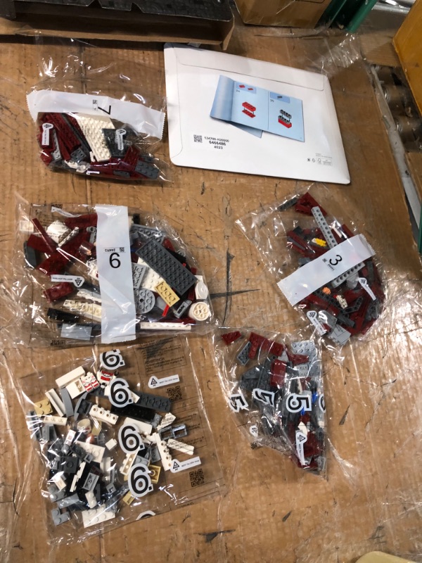 Photo 5 of ***Parts Only***LEGO Star Wars: The Clone Wars Coruscant Guard Gunship 75354 Buildable Star Wars Toy for 9 Year Olds, Gift Idea for Star Wars Fans Including Chancellor Palpatine, Padme and 3 Clone Trooper Minifigures