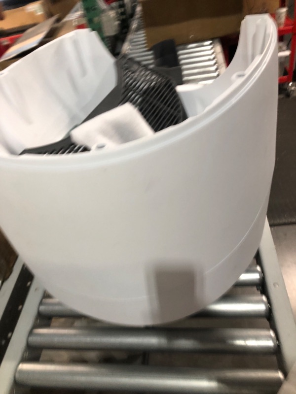 Photo 1 of **NON FUNCTIONAL*FOR PARTS ONLY**
Leo's Loo Too by Casa Leo - No Mess Automatic Self-Cleaning Cat Litter Box