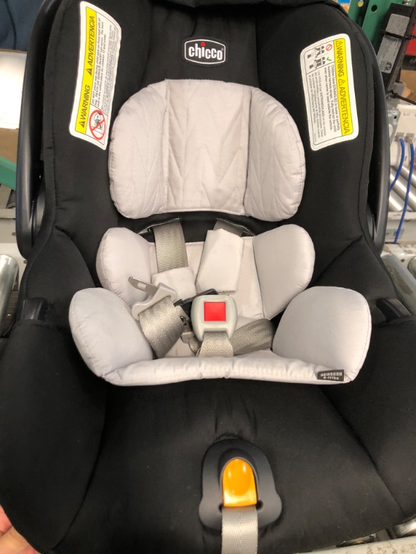 Photo 3 of ***HEAVILY USED AND DIRTY - SEE PICTURES***
Chicco Bravo 3-in-1 Trio Travel System, Bravo Quick-Fold Stroller with KeyFit 30 Infant Car Seat and base, Camden/Black 