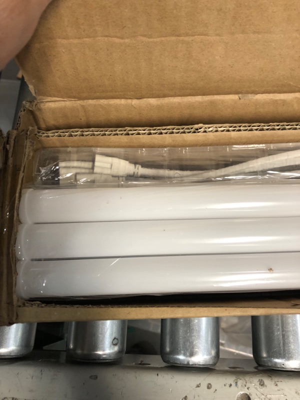 Photo 3 of (6 Pack) Barrina LED T5 Integrated Single Fixture, 4FT, 2200lm, 6500K (Super Bright White), 20W, Utility LED Shop Light, Ceiling and Under Cabinet Light, Corded Electric with ON/OFF Switch, ETL Listed 6-pack (6-power Cords)