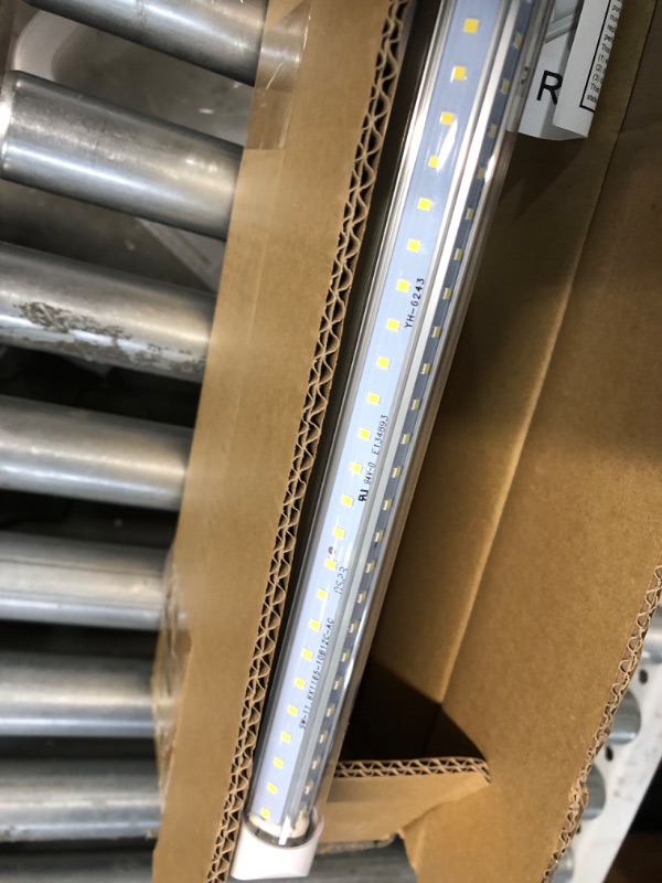 Photo 4 of CNSUNWAY 4FT LED Shop Light, 40W 5200LM 6500K Super Bright T8 LED Tube Light, V Shape, High Output, Linkable 4' LED Shop Lights for Garage, Workshop, Warehouse, Clear Cover, ETL Listed (6 Pack)