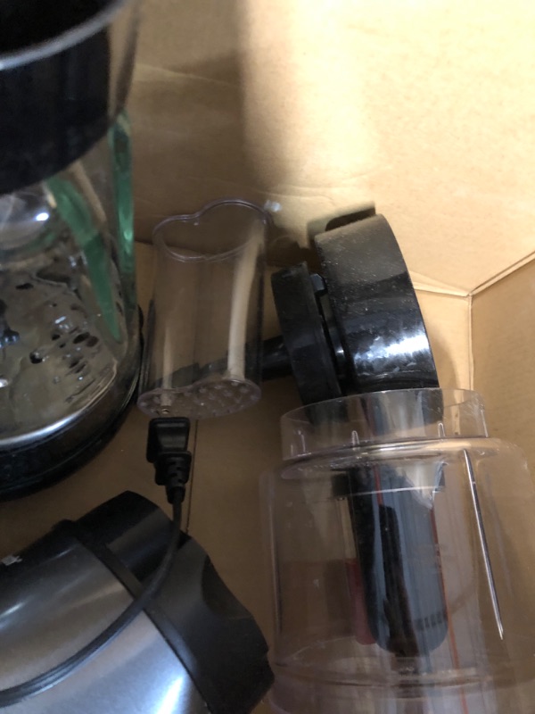 Photo 3 of **missing small cup and white blender***Hamilton Beach Wave Crusher Blender with 40oz Jar, 3-Cup, Grey & Black