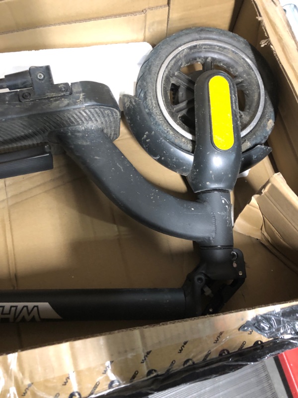 Photo 3 of **NON FUNCTIONAL**FOR PARTS ONLY*
Wheelspeed Electric Scooter Primer, 12-14 Miles Long Range & 15 MPH Lightweight 
***DOESN,T HAVE CHARGER****