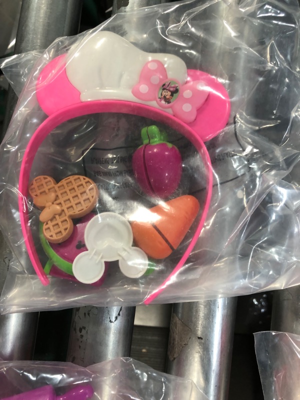 Photo 6 of Disney Junior Minnie Mouse Bow-Tique Bowtastic Kitchen Accessory Set, Over Fifty Piece Play Food and Utensils, Frustration Free Packaging, Kids Toys for Ages 3 Up by Just Play