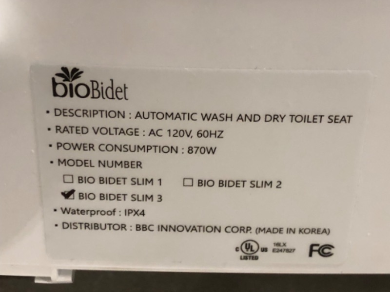 Photo 8 of ***USED - MISSING REMOTE - POWERS ON - UNABLE TO TEST FURTHER***
Bio Bidet by Bemis - Slim Three Bidet Toilet Seat - Round - White