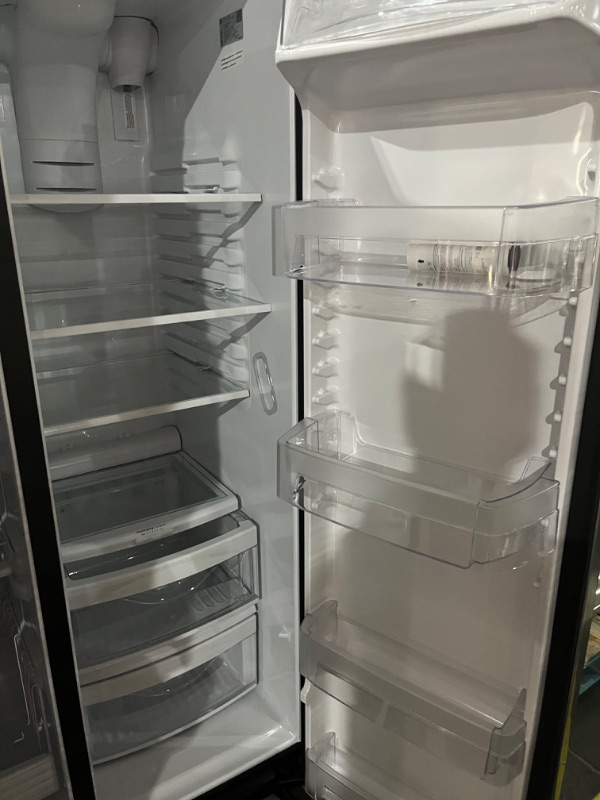 Photo 9 of GE 25.3-cu ft Side-by-Side Refrigerator with Ice Maker (Stainless Steel)