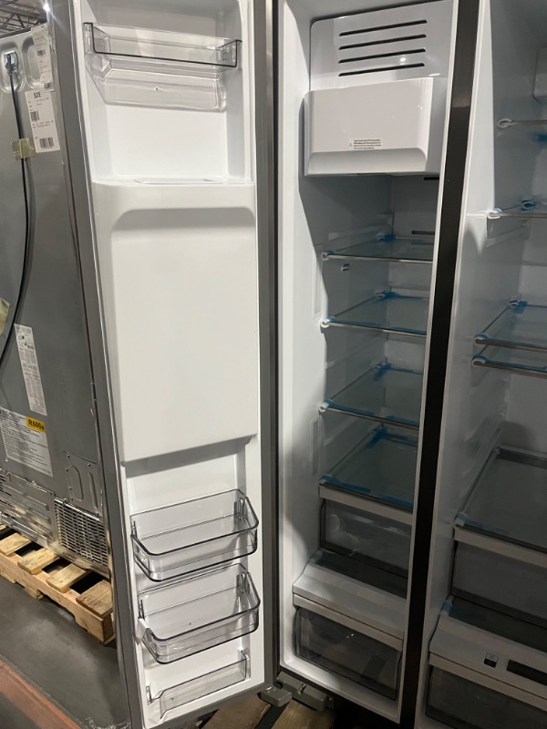 Photo 7 of GE 25.3-cu ft Side-by-Side Refrigerator with Ice Maker (Stainless Steel)