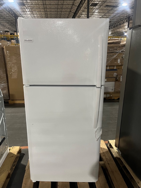 Photo 1 of Frigidaire 20.5-cu ft Top-Freezer Refrigerator (White)