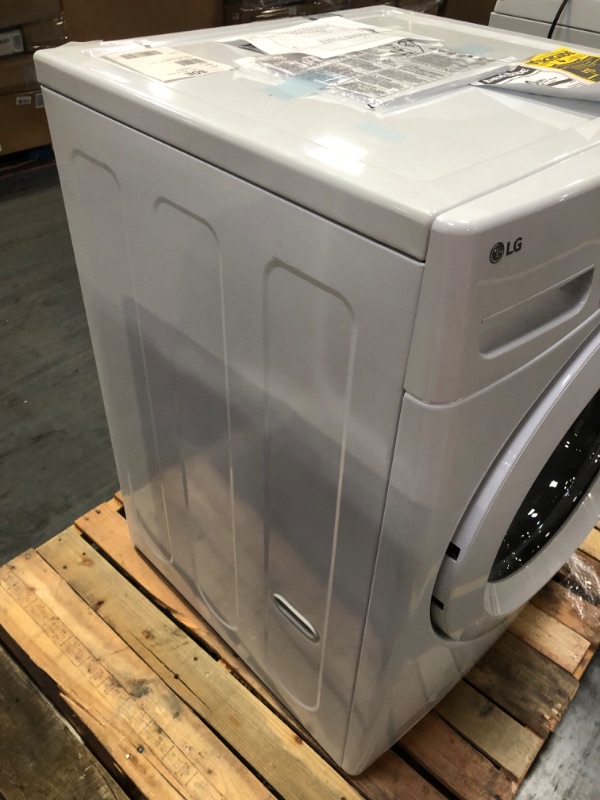 Photo 7 of ***USED - DIRTY - POWERS ON - UNABLE TO TEST FURTHER***
LG 4.5-cu ft High Efficiency Stackable Front-Load Washer (White) ENERGY STAR
