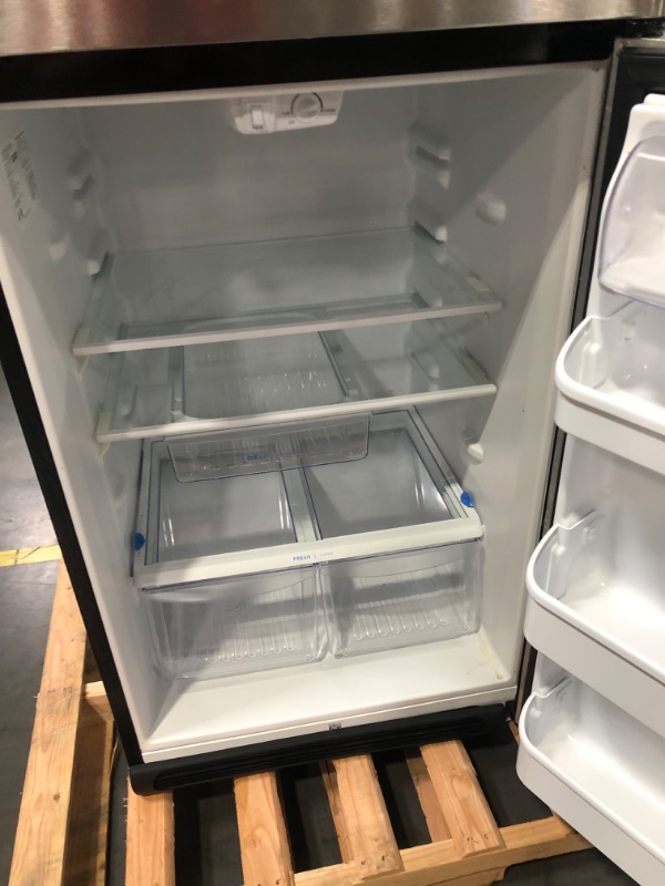 Photo 8 of Frigidaire 20.5-cu ft Top-Freezer Refrigerator (Stainless Steel)
