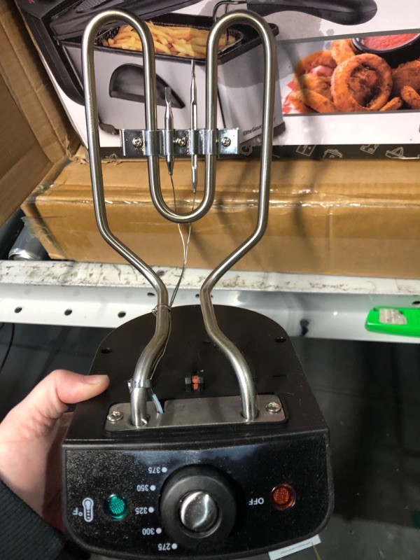 Photo 2 of ***HEAVILY USED AND DIRTY - COVERED IN GREASE - UNABLE TO TEST - LIKELY MISSING PARTS***
Elite Gourmet EDF2100 Electric Immersion Deep Fryer Removable Basket Adjustable Temperature