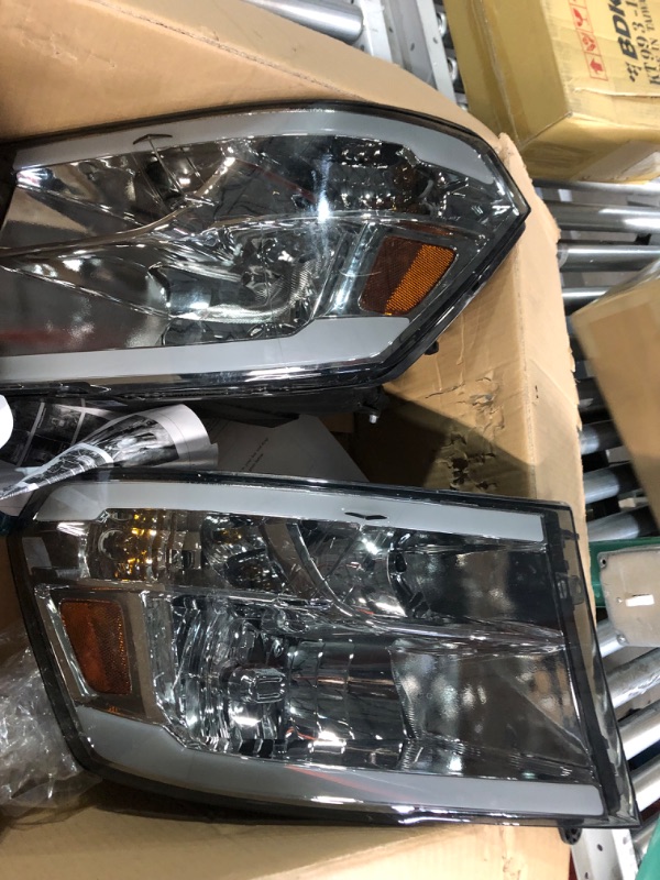 Photo 4 of OEDRO LED DRL Headlight Assembly Replacement for 09-18 Dodge Ram 1500, 10-18 2500 3500, Headlamps