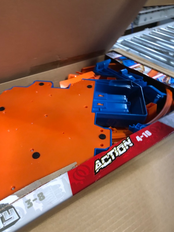 Photo 1 of **SEE NOTES**
Hot Wheels Track Set with 1:64 Scale Toy Car, 4 Intersections for Crashing