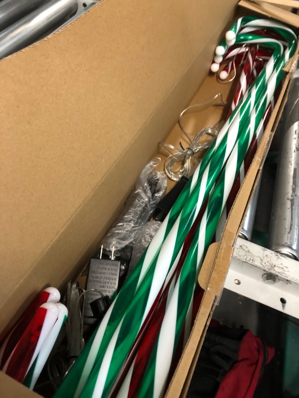 Photo 3 of ***USED - POWERS ON - UNABLE TO TEST FURTHER***
Treela 2 Sets 36 Inch Christmas Candy Cane Pathway Markers Lights 12 Pcs LED