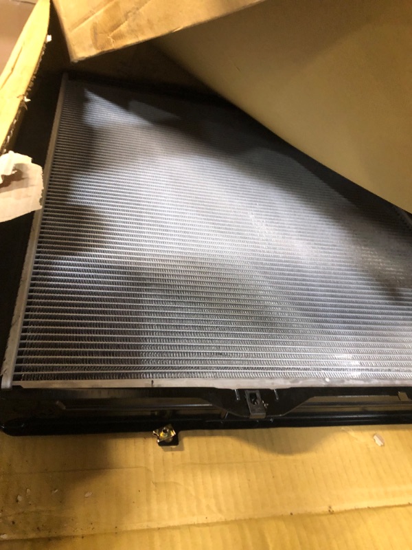 Photo 3 of Denso 221-0517 Radiator