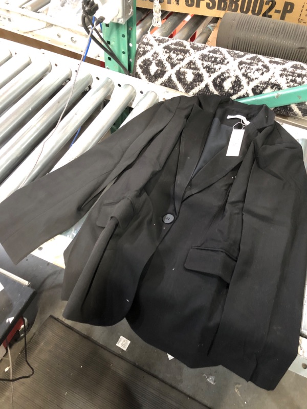 Photo 1 of MEDIUM BLACK BLAZER 