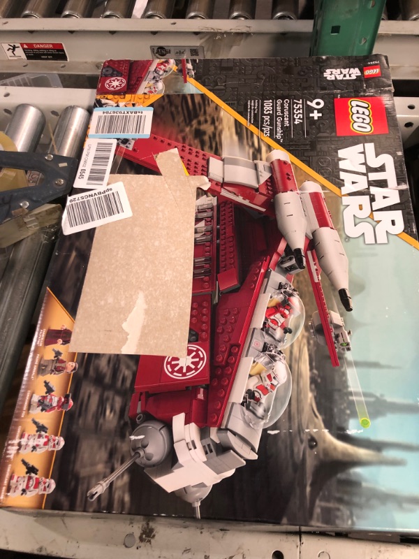 Photo 3 of LEGO Star Wars: The Clone Wars Coruscant Guard Gunship 75354 Buildable Star Wars Toy 