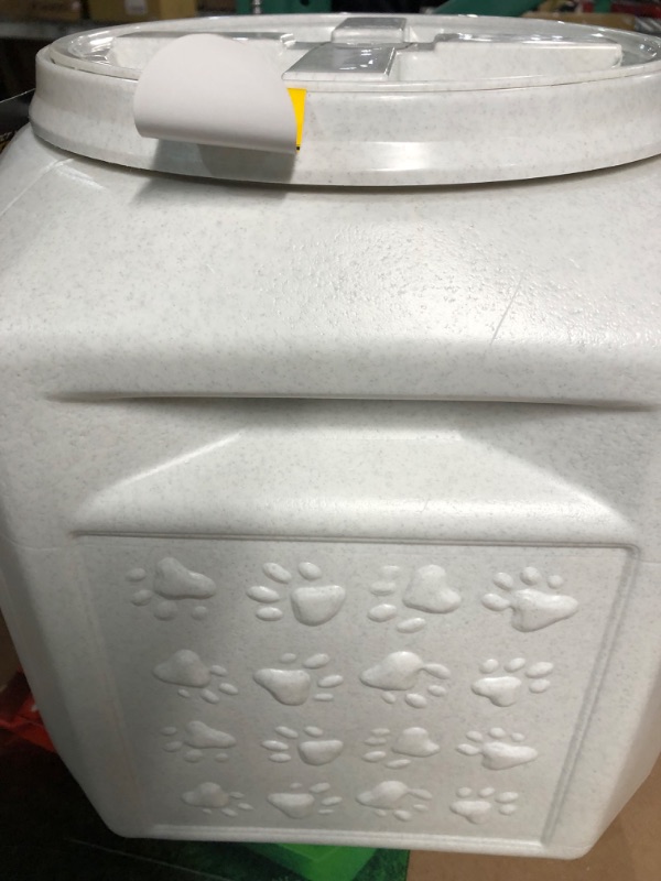 Photo 3 of **edge of lid cracked**GAMMA2 Vittles Vault Outback Airtight Pet Food Container 25 Pounds