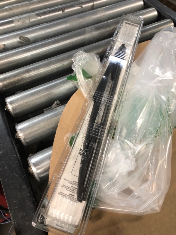 Photo 1 of **MISSING A WIPER BLADE**  Motorcraft Wiper Blade - WW1401PFA