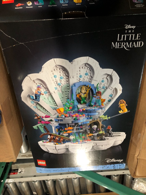 Photo 2 of * incomplete * see all images * 
LEGO Disney The Little Mermaid Royal Clamshell 43225 Collectible Adult Building Set