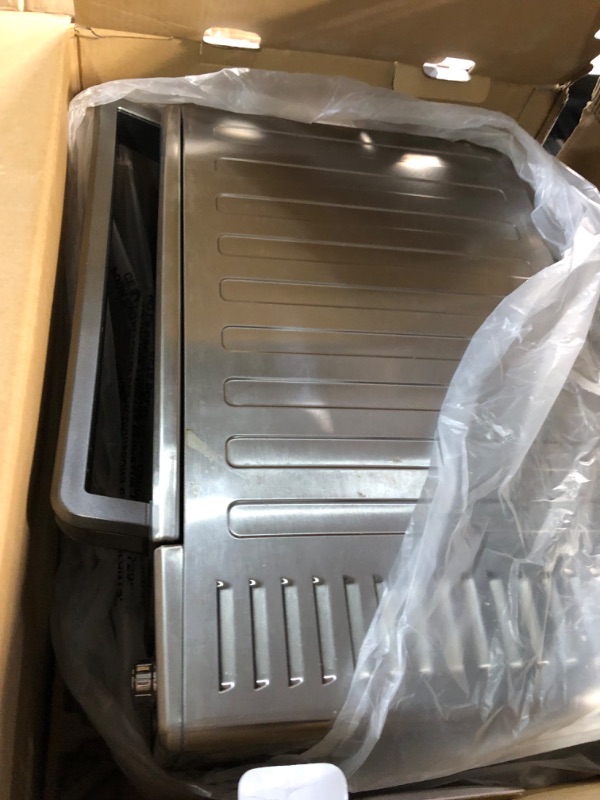 Photo 1 of **SEE NLOTES**
Cuisinart TOB-260N1 Chef's Convection Toaster Oven, 20.87"(L) x 16.93"(W) x 11.42"(H), Stainless Steel