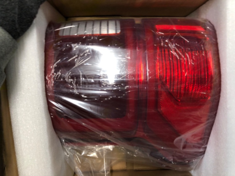 Photo 3 of LED Tail Lights Blind Spot For Ford F150 2018 2019 2020 Rear Tail Lamp Right Passenger Side