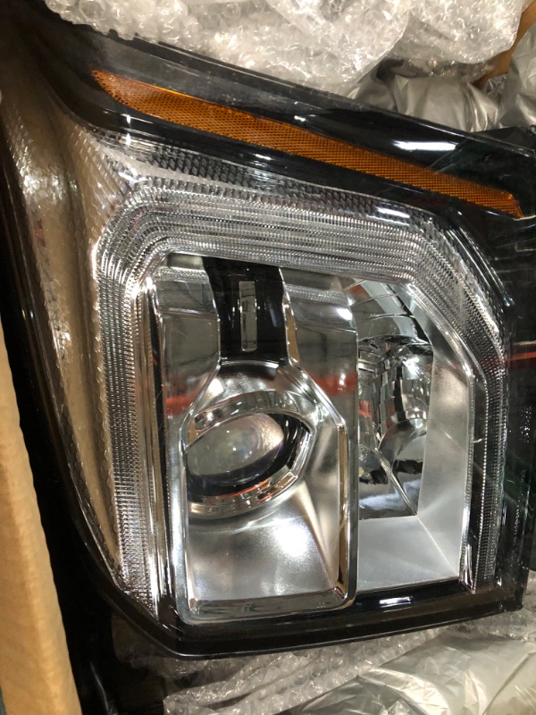 Photo 3 of Dasbecan Halogen Headlight Compatible With 2015-2020 GMC Yukon/Yukon XL Right Passenger Side Headlamp Assembly Replaces# 84294010 GM2503414