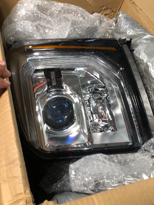 Photo 4 of Dasbecan Halogen Headlight Compatible With 2015-2020 GMC Yukon/Yukon XL Right Passenger Side Headlamp Assembly Replaces# 84294010 GM2503414