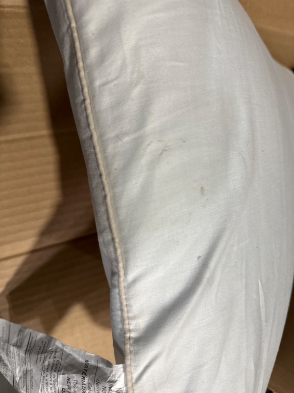 Photo 1 of ***USED READ NOTES***Sleep Innovations Classic Memory Foam Pillow, King Size, Head and Neck Alignment