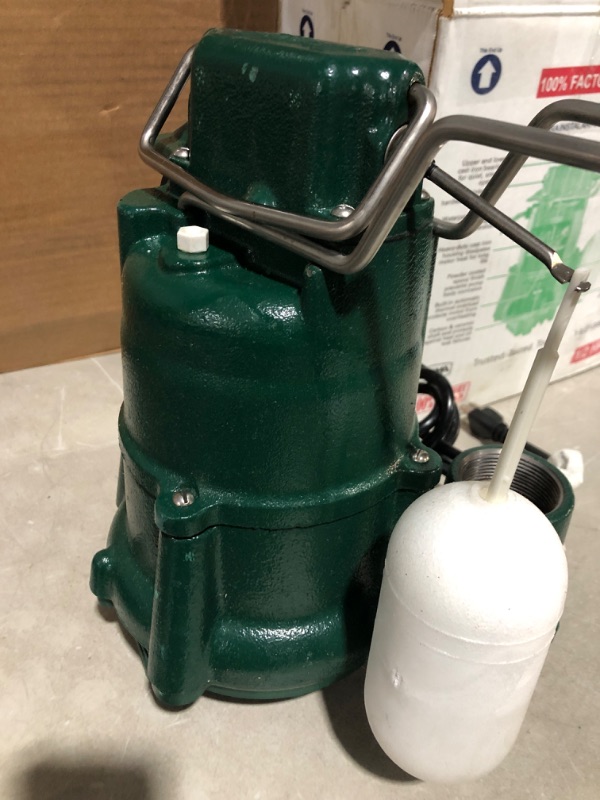 Photo 3 of ***NOT FUNCTIONAL - FOR PARTS ONLY - NONREFUNDABLE - SEE COMMENTS***
Zoeller Flow-Mate M98 0.5 hp. Submersible Effluent or Dewatering Automatic Pump