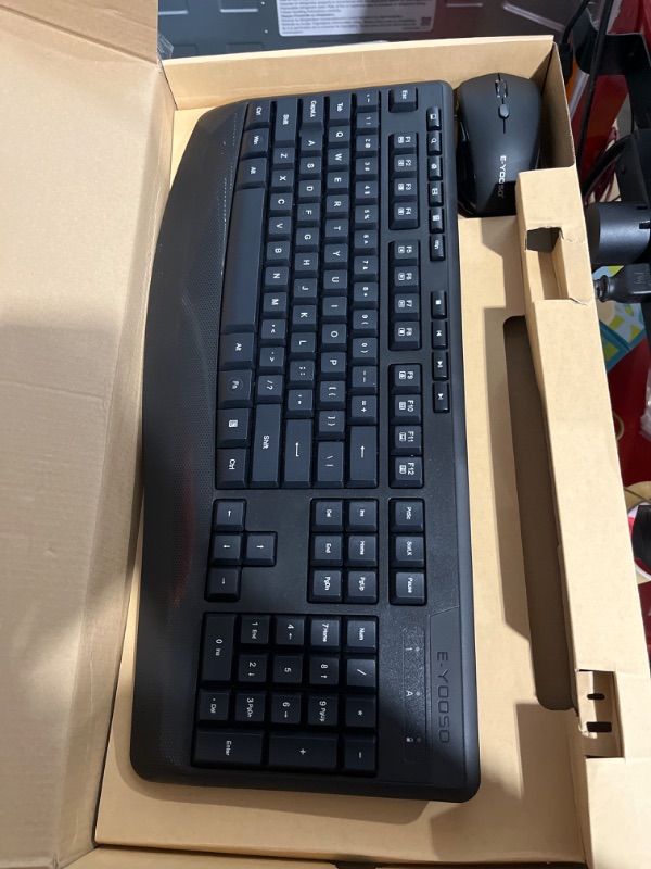 Photo 4 of E-YOOSO Ergonomic Wireless Keyboard and Mouse