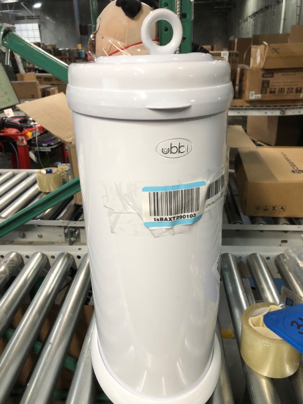 Photo 2 of **NONREFUNDABLE**FOR PARTS OR REPAIR**SEE NOTES**
Ubbi Steel Odor Locking, No Special Bag Required Money Saving, Awards-Winning, Modern Design, Registry Must-Have Diaper Pail, White