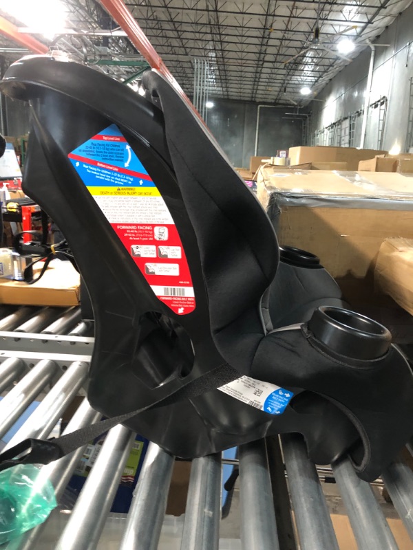 Photo 3 of ***USED - FABRIC COVER HAS BROKEN OFF - SEE PICTURES***
Cosco Onlook 2-in-1 Convertible Car Seat, Rear-Facing 5-40 pounds and Forward-Facing 22-40 pounds and up to 43 inches, Black Arrows