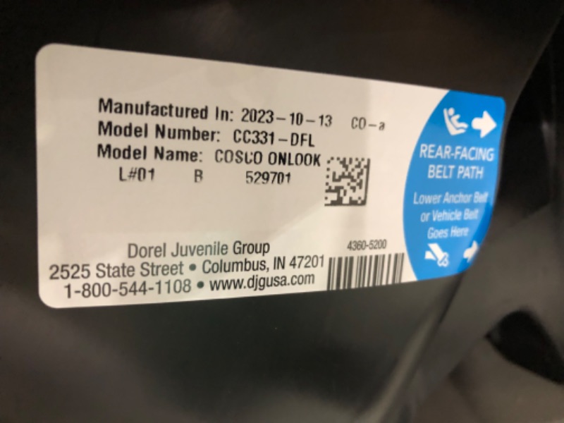 Photo 1 of ***USED - FABRIC COVER HAS BROKEN OFF - SEE PICTURES***
Cosco Onlook 2-in-1 Convertible Car Seat, Rear-Facing 5-40 pounds and Forward-Facing 22-40 pounds and up to 43 inches, Black Arrows