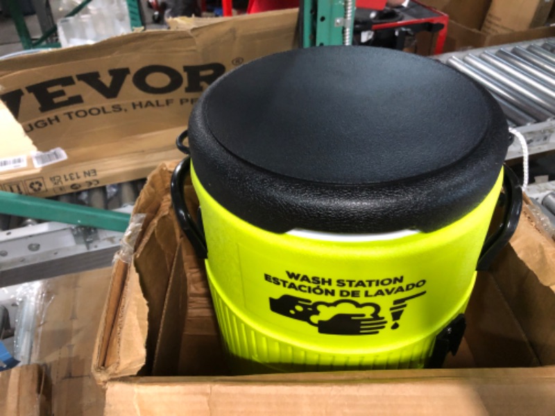 Photo 1 of Igloo 5-10 Gallon Portable Sports Cooler Water Beverage Dispenser with Flat Seat Lid 5 Gal Green